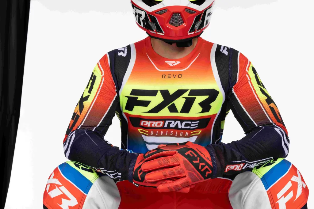 RevoAlphaMX_Kit_SKU_263338_263383_Studio_047.webp