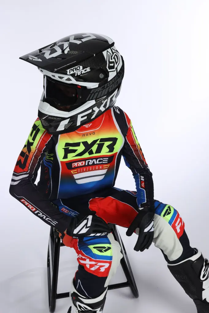 YthRevoMX_Kit_SKU_263317_263361_Studio_002.webp